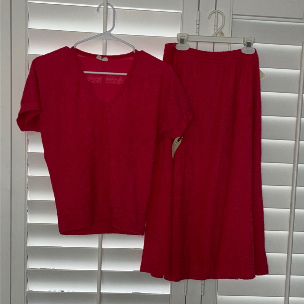 Hot pink 70’s style terry top & A-line skirt